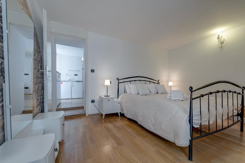 Temple Luxury Apartments & Rooms Split Exterior photo